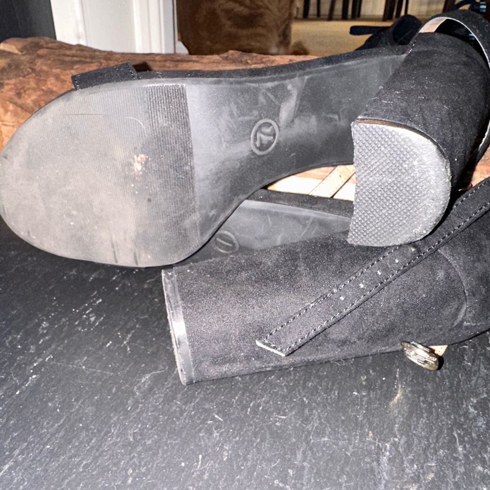 Black Basic Classy Elegant Heels - image 3